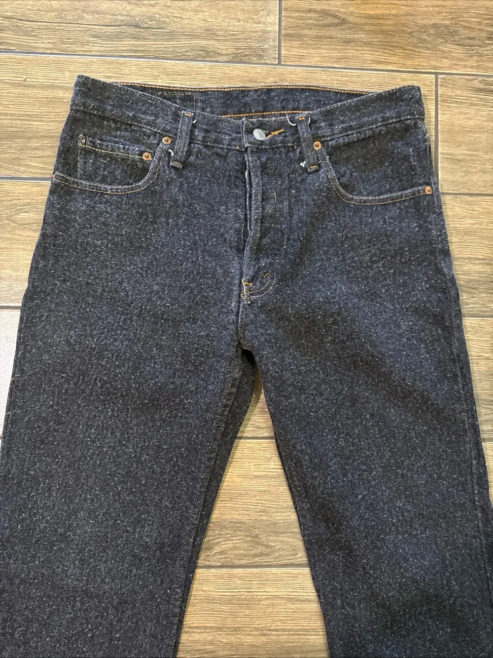 Levis opening color